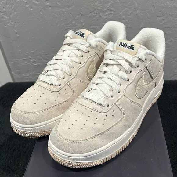 🔥🔥NIKE Air Force 1 '07 SE Sanddrift Beige Fuzzy Sneakers Women Sz 10 - PERFECT