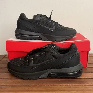 Nike Air Max Pulse Black US Women 9.5/UK 7/EU 41(FD6409-003)Box Slightly Crushed