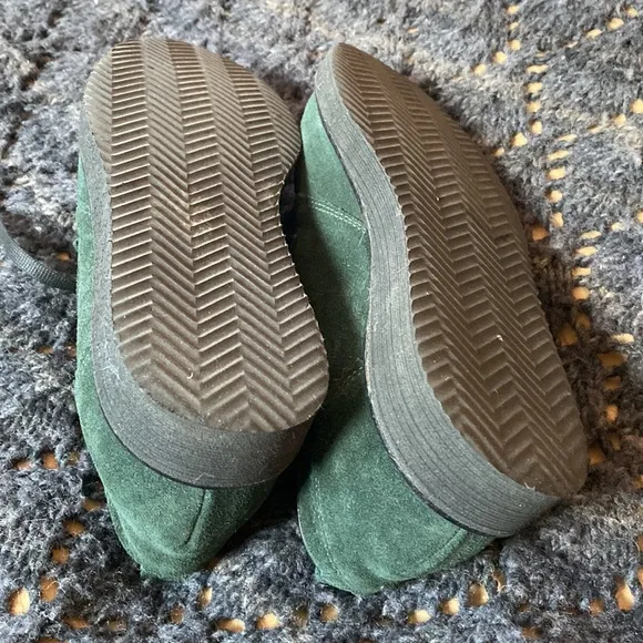 Nila&amp;Nila green suede shoes size 38/ 7.5
