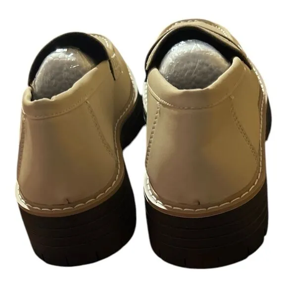 🆕 Northend Women's Cream Loafers with Black Soles size 5.5 (36)