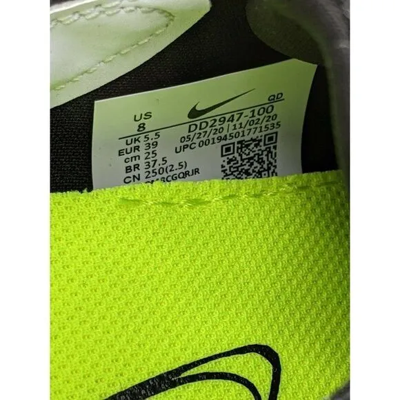 NWB Nike Air Zoom Type SE Womens Size 8 Shoes
