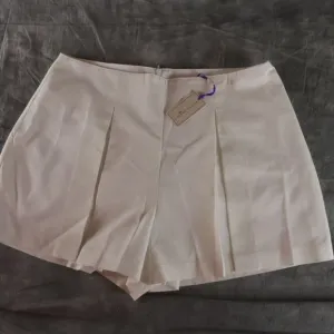 NWD Peter Millar Off White Stripes Skorts LS15B30 Size 8 ANB