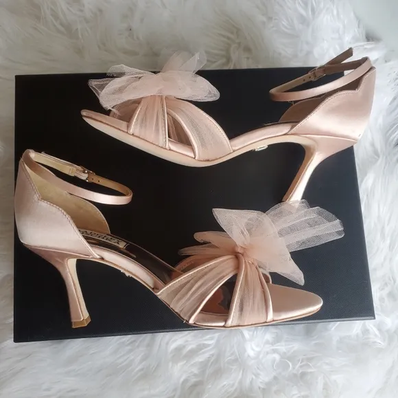 NWOB Badgley Mischka 'Terris' Heeled Tulle/ Bow/ Poof Sandal, Size 5.5