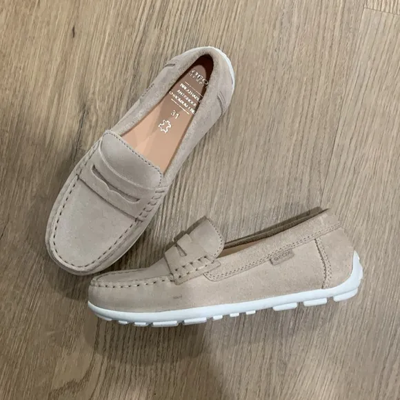 NWOB GEOX Junior New Fast boy suede loafers size 31/ US size 13