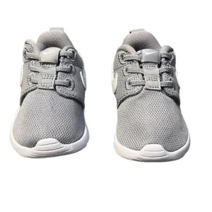 NWOB Nike Unisex Baby Shoes Size 2c