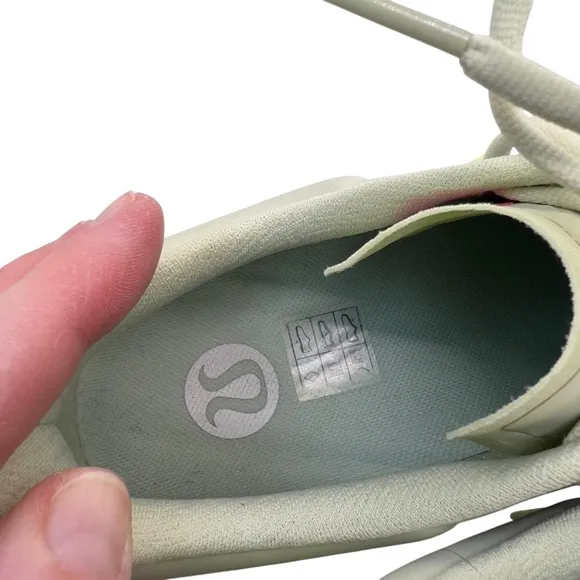 NWOT 8.5 Lululemon Blissfeel Trail Womens Running Shoe Dewy/SILD/FZap