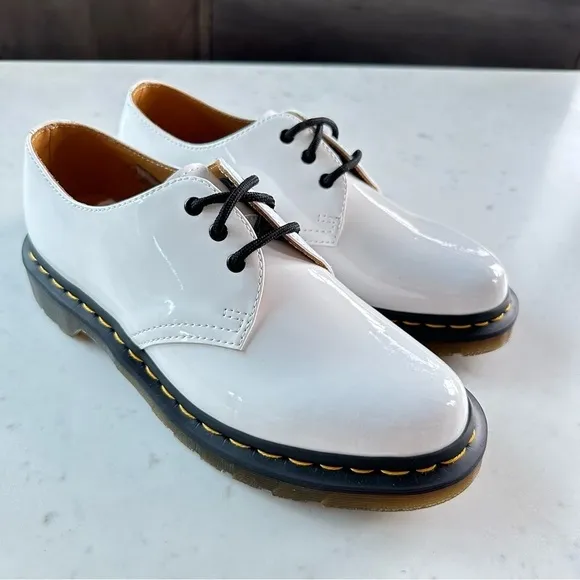 NWOT Dr. Martens White Patent Leather Oxford Shoes