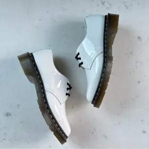 NWOT Dr. Martens White Patent Leather Oxford Shoes