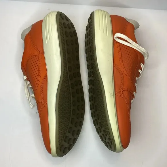 NWOT Ecco Orange Leather Soft 7 Lace Up Sneaker