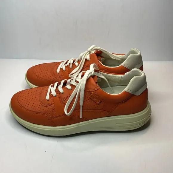 NWOT Ecco Orange Leather Soft 7 Lace Up Sneaker