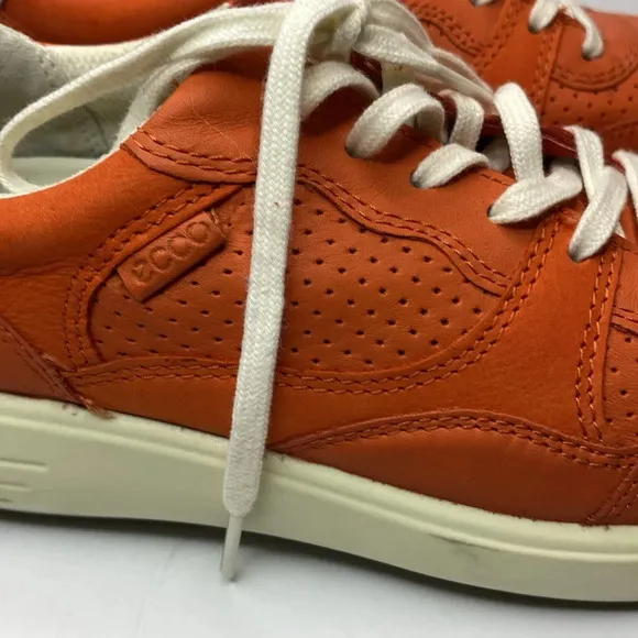 NWOT Ecco Orange Leather Soft 7 Lace Up Sneaker