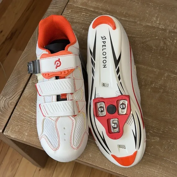 NWOT Peloton spinning shoes sz 43 white with orange men sz 10