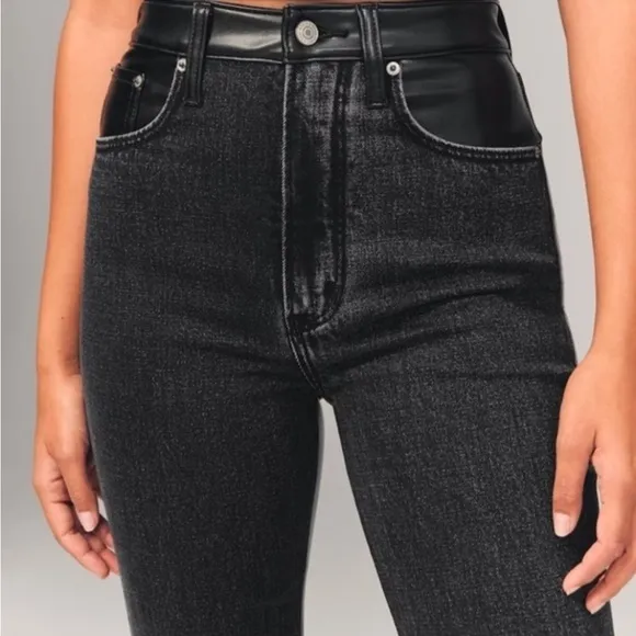 NWT Abercrombie and Fitch Jeans Mixed Fabrics The Ankle Straight Ultra High Rise