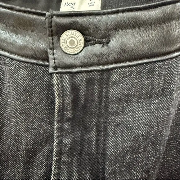NWT Abercrombie and Fitch Jeans Mixed Fabrics The Ankle Straight Ultra High Rise