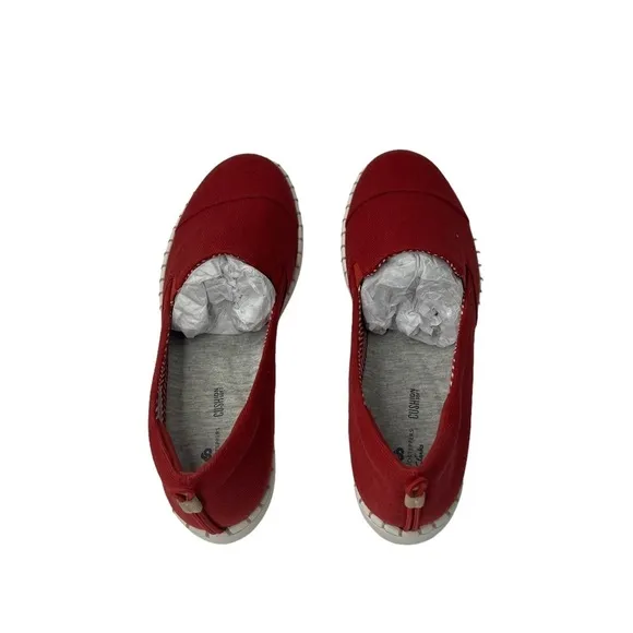 NWT Cloudsteppers by Clarks Women's Red Rouge Slip-on Sneaker Shoes 9