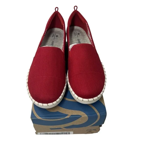 NWT Cloudsteppers by Clarks Women's Red Rouge Slip-on Sneaker Shoes 9