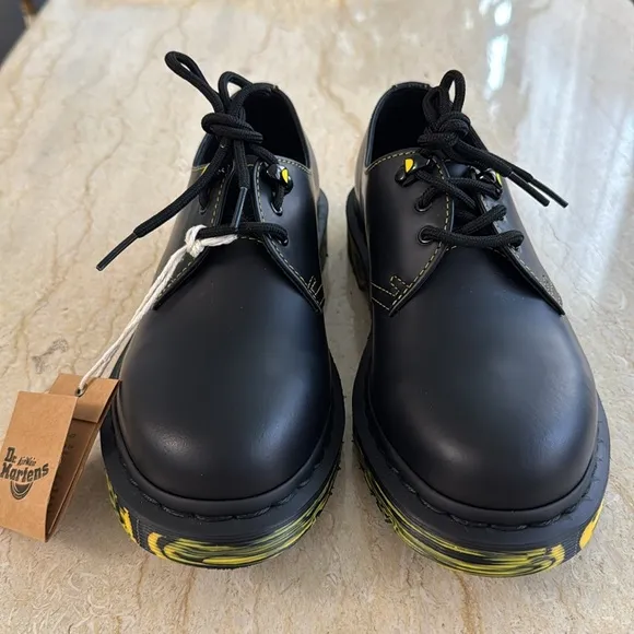 NWT Dr. Martens 1461 Marbled Sole Black Leather Yellow Marble Oxford.