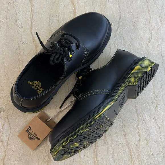 NWT Dr. Martens 1461 Marbled Sole Black Leather Yellow Marble Oxford.