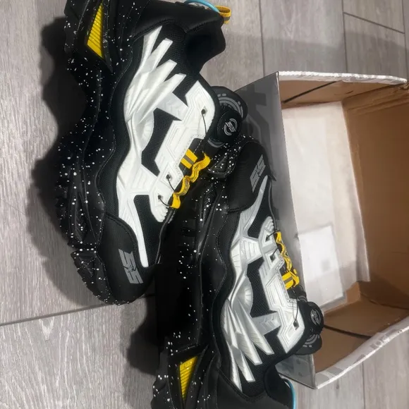 NWT EXSS GLOW IN THE DARK SNEAKERS SHOES NO LACE