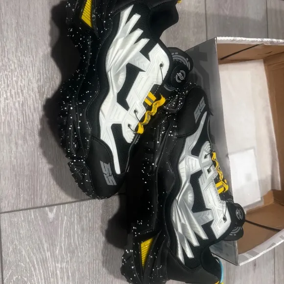 NWT EXSS GLOW IN THE DARK SNEAKERS SHOES NO LACE
