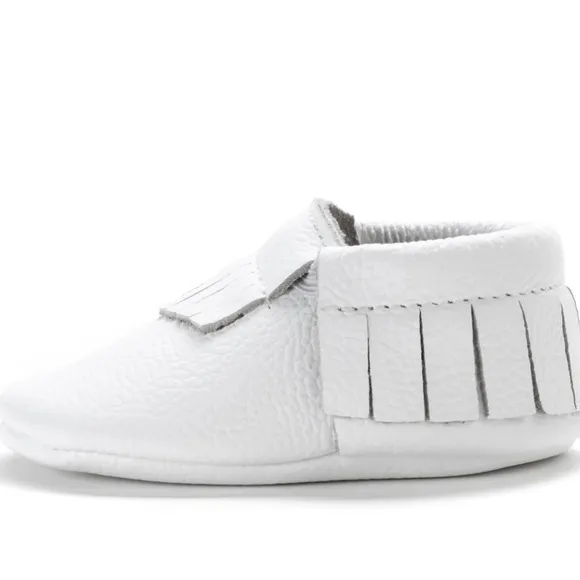 NWT IOB 2 pairs Tinybabysoles newborn shoes lace and genuine leather moccasins