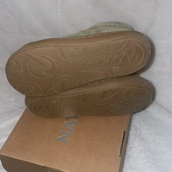NWT NATURINO COCOON Suede First-Steps Shoes in Army green