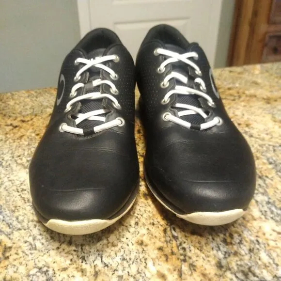 Oakley Men's Ripcord Golf Shoes Ortholite Soft Spike Black/White Leather Sz 11.5