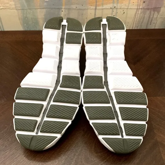 On Cloud X 2 On Running  In Aloe/White Mens Running Sneakers Shoes size 13
