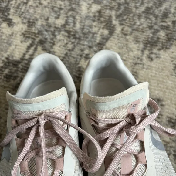 On running | cloudmonster road running shoes in moon fawn
