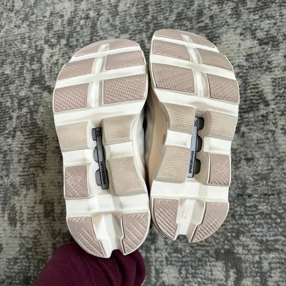 On running | cloudmonster road running shoes in moon fawn