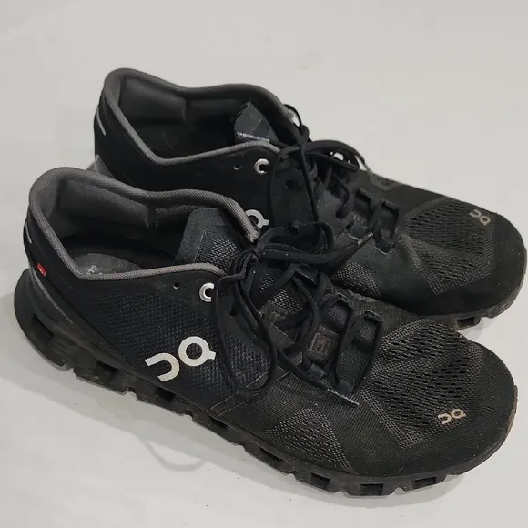 On Running Men's Black Running Shoes Size 9