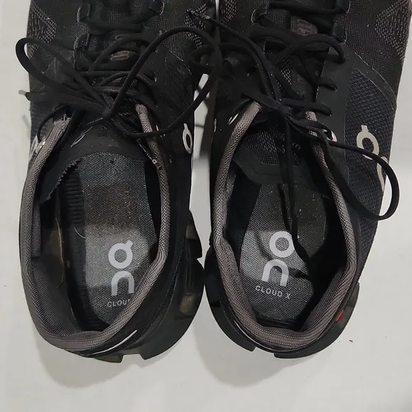 On Running Men's Black Running Shoes Size 9