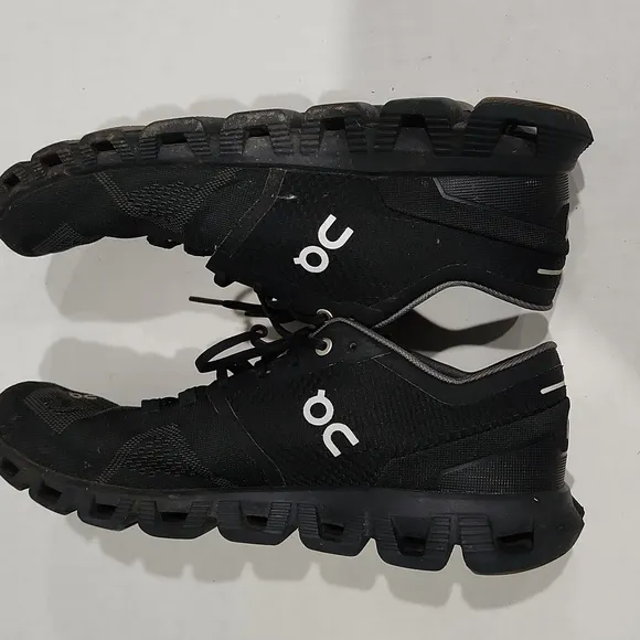 On Running Men's Black Running Shoes Size 9