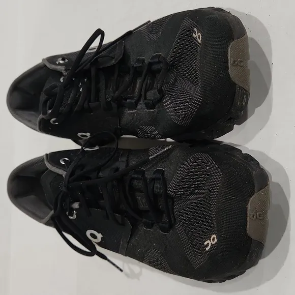 On Running Men's Black Running Shoes Size 9