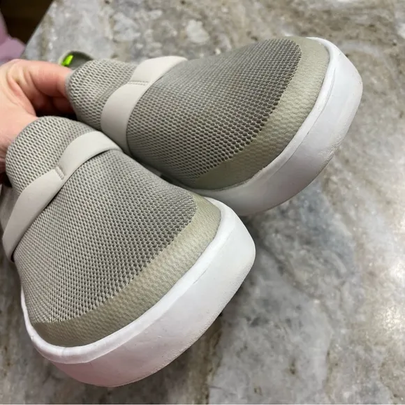 OOFOS OOmg eeZee Low Slip On Shoes Comfort Women’s Size 8