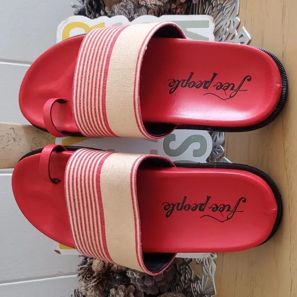 P025  Free People Saylor Footbed Sandal Slip-on Red Multi-Color Size 40