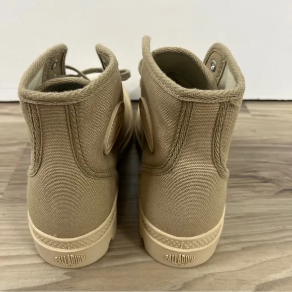 Palladium Pampa Hi Original U 75349-238-M shoes beige Men 8/Women 9.5 NWOB