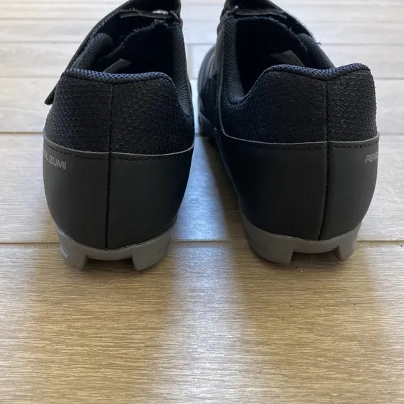 Pearl Izumi Black Biking Shoes Size: 11
