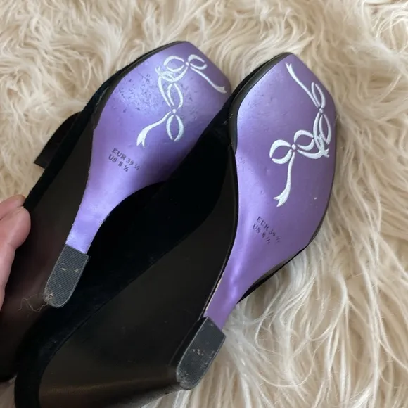 POETiC LICENCE London suede wedges