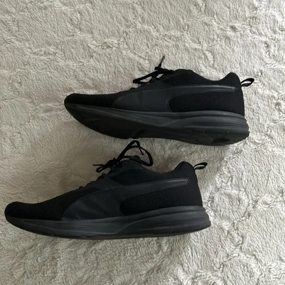 Puma Black Soft Foam   Shoes, Size 12