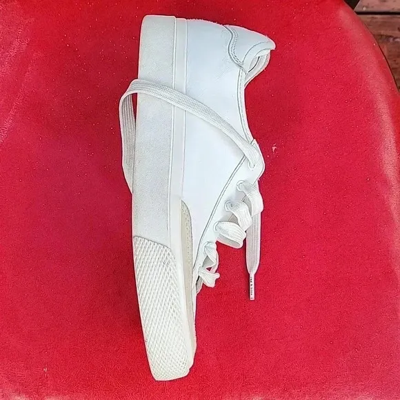 Rac&amp;bone women white leather tennis shoes Pre-owned