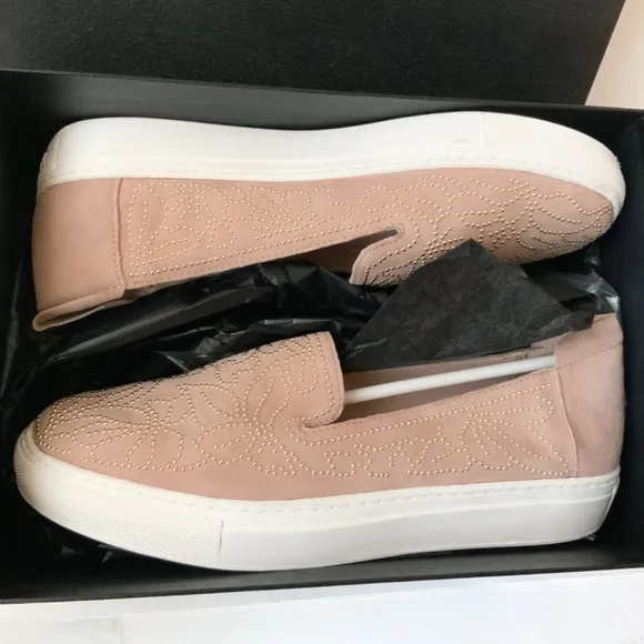 Rachel Zoe Burke Blush Suede Studded Slip-on Fashion Sneakers Leather Loafers