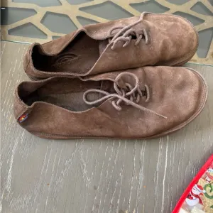 Rainbow Men Lade Up Shoes Size 10