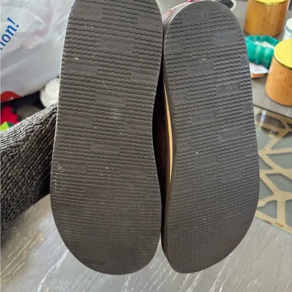 Rainbow Men Lade Up Shoes Size 10