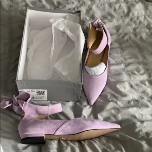 Real suede light purple shoes (never worn)