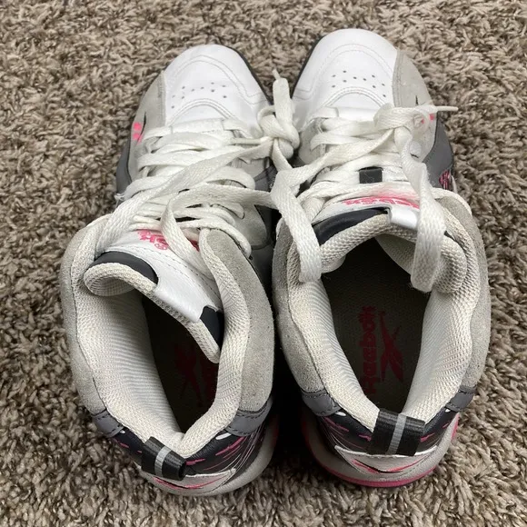 Reebok Kamikaze II Mid Breast Cancer Awareness Men 6.5 Gray Pink Shoes sneakers