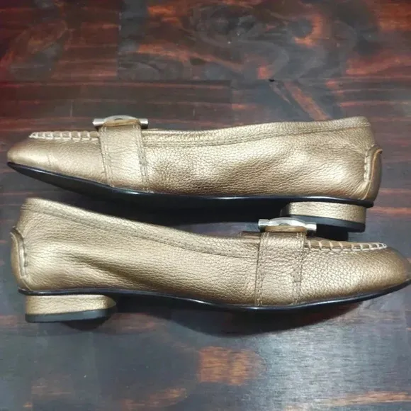 Ros Hommerson Leather Moccasins Gold Buckle Moc Loafer Slip-on Shoes 8.5