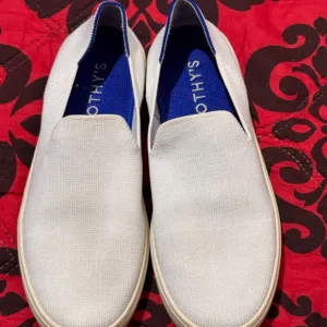 ROTHY'S SHOES FOR MEN COLOR WHITHE AND BLUE SIZE 8.5