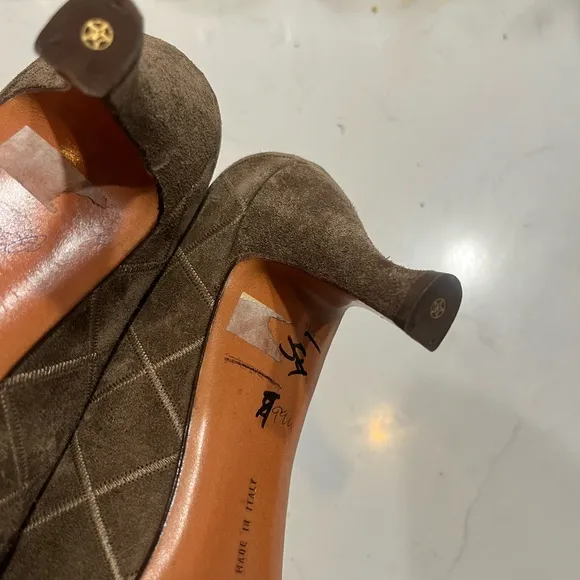 Salvatore Ferragamo Beige Suede Leather Criss-Cross Pumps Made in Italy 9 AAAA