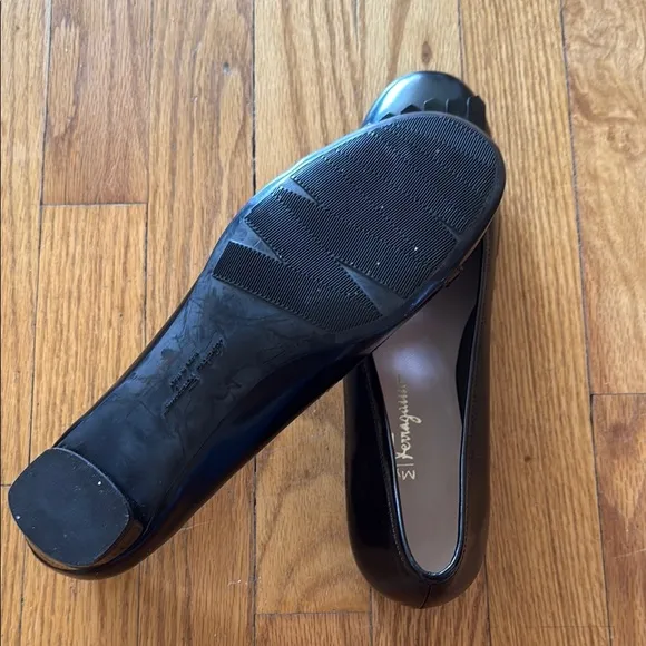 Salvatore Ferragamo Black Women's Shoes sz 10 black leather like new